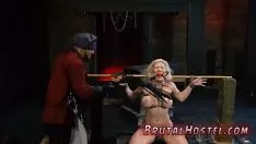 再生 セックスを始める大きな体のブロンドの湯たんぽクリスティアンは休日のヨットに乗っています