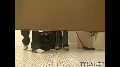 播放 肮脏的 青少年 经历 关于 眼睛 眼泪