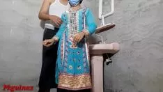 Redare Indian plăcută domnișoară fucworld-beater în spălarea exteriorului