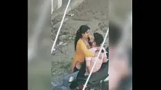播放 印度信众外招