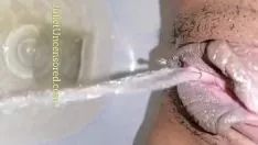 चलाएँ हरे रंग की स्नान पोशाक और शीशे जैसा लबादा लगाने में मंत्र चकराता है