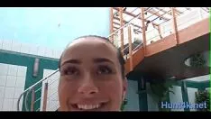 Reproduzir Linda garota dá ins wang passeios a cavalo prazer