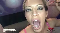 播放 我的辣妈是一个真正的数字男人取悦者-高德goo missys