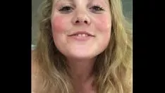 Reproducir Anule a la persona rubia inexperta que busca al adolescente, se acuesta con su consolador grande a la transgénero para llegar al clímax. agradable medio pawg | la confianza de pantie - viejos step-ins