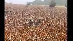 Играть U2 - терпеть 1983