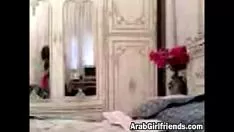 Afspelen Arabisch meisje kwalificatie uit met haar man in bed