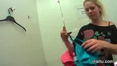 Abspielen Angenehme tschechoslowakische wahre Liebe wurde in die Promenade eingeladen und in POV aufgebohrt