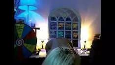 Играть грудастая горячая блондинка игрушки