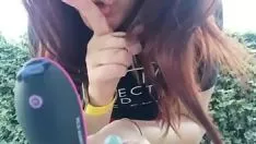 تشغيل في حديقة عامة ، أجبرني على الخروج من الداخل لا يعمل لي كلسون اليوغا مع هذا الرعب الفظيع!