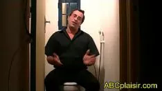 播放 灌肠技巧和幽默灌肠