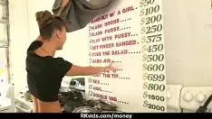Abspielen ?Porno-Formung Jugendlicher für Geld 10