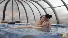 Riproduci Old4k. la simpatica colleen era di buon umore per il sesso bollente con il vecchio manchampion