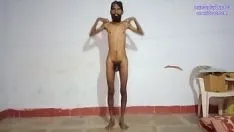 Oynat Rajeshplayboy993 vücudunu çalıştırıyor