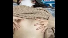 চালান কেউ কুকুর অবস্থান থেকে আমার tits ঘষা যখন আমি এটা পছন্দ.