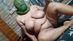 চালান দেশী ভারতীয় দাসী রুক্ষ বেদনাদায়ক চোদা তার প্রেমিকা যখন তিনি ঘর পরিষ্কার