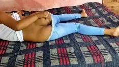 Putar Gadis panas mengisap ayam ayah tiri yang sedang beristirahat dan mendapat audio hindi asli yang kacau