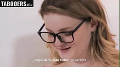 Afspelen Oh, kijk eens naar dat maagdelijke poesje! -eliza eves