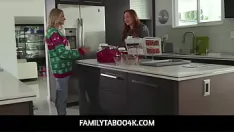 تشغيل Familytaboo4khot نحيل شقراء في سن المراهقة ربيبة إيما هيكس بين الأعراق مجموعة من ثلاثة أشخاص مع كبير الثدي أسود جبهة مورو stepmom عهد سبتمبر و زوج الأم