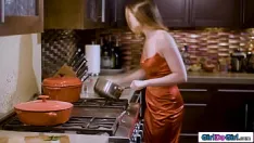 चलाएँ समलैंगिक gfs बिल्ली चाट के साथ जश्न मनाते हैं