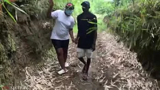 Afspelen Dit is hoe het begon met dokter en sin sistarz langzame hardcore seks in het dorp