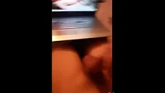 Reproduzir Kimmy se acostuma como cumrag por um monte de paus enormes