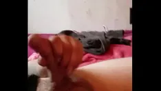 Odtwórz Jimmy nie może oderwać rąk od pulsującego twardego kutasa.