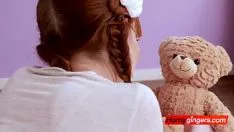 Играть Диалог с красным заголовком все, кроме ее дня с тедди, ранее жестко трахнул организм