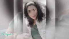 Afspelen Vreemdgaande vrouw Dr. Annie zuigt de lul van haar minnaar voordat haar vriend arriveert