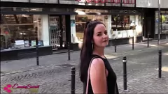 Jouer Rencontre publique audacieuse! Emma Secret devient coquine en doggystyle
