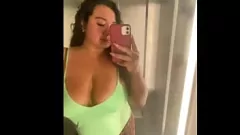 播放 Playa del Carmen中的弯曲女神：一个有趣的一天，没有性爱 - 带有大山雀，pawg和真正的屁股