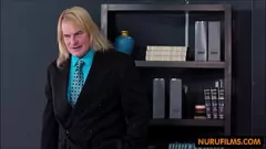 Play Mature Master Serviced by Young Masseuse in Hardcore Massage Session