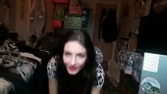 Putar Hotwife Menikmati Threesome Antar Ras dengan BBC Sementara Suami Menonton dan Memfilmkan