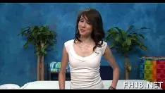 تشغيل رجل شرير يجعل المراهق ميسي يمارس الجنس معها بشدة