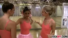Oynat Acemileri yoran Danseuses