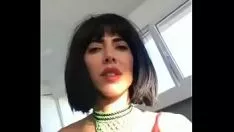 Putar Rekaman video panas presentagram