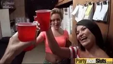 Oynat Slatterny siyasi parti ateşli missys (bailey & natalia) grup video kaydında ciddi bir şekilde unvan-08