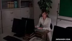 Играть Могущественный профиль получает удовольствие, когда ее процесс бурит